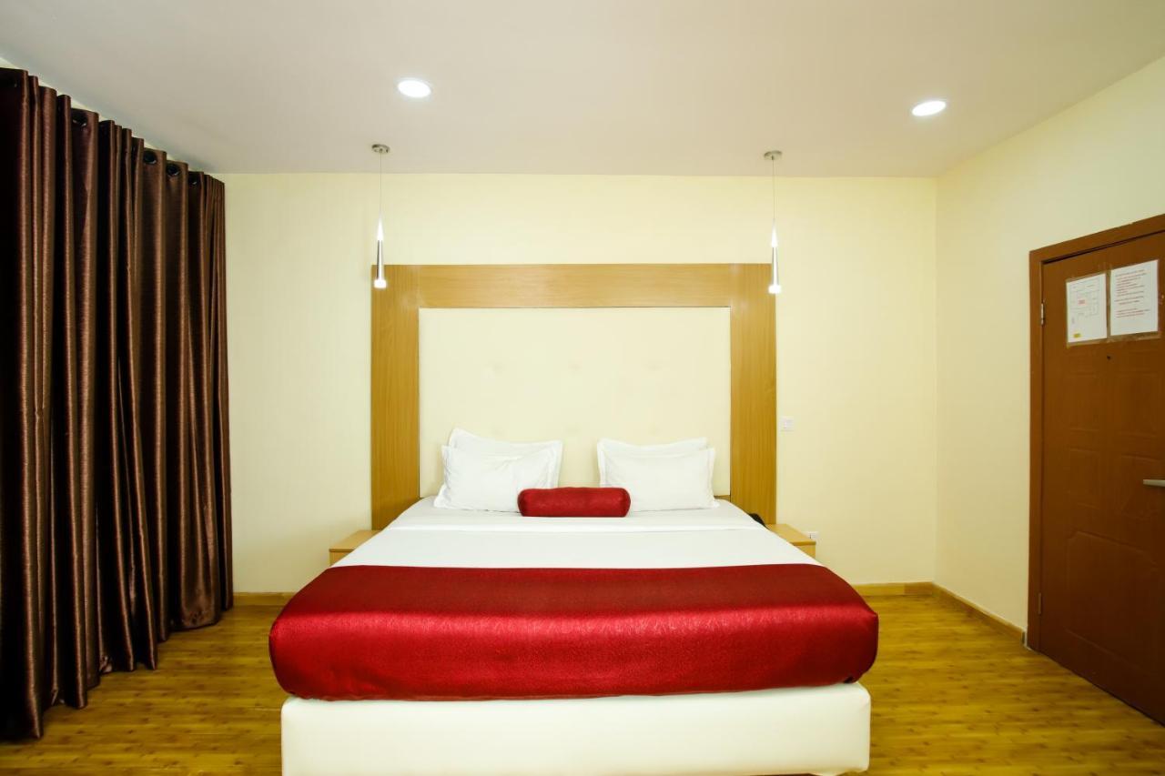 Chateux De Atlantique Hotel Aliayabiagba Extérieur photo