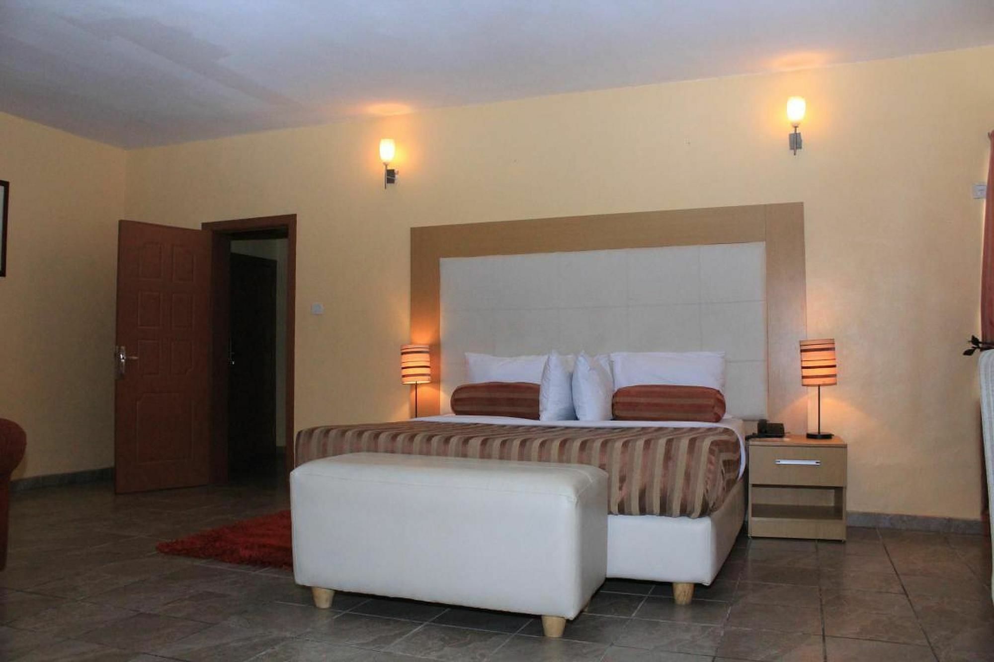 Chateux De Atlantique Hotel Aliayabiagba Extérieur photo