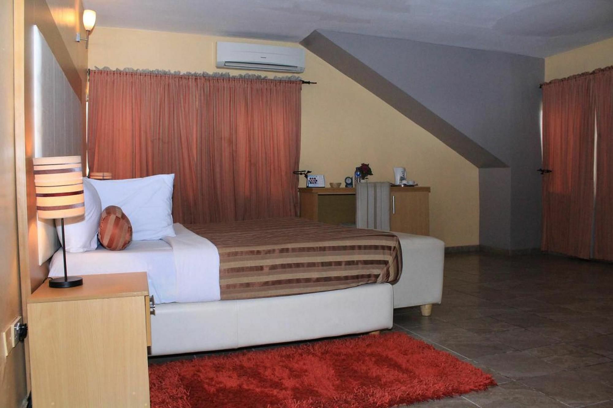 Chateux De Atlantique Hotel Aliayabiagba Extérieur photo